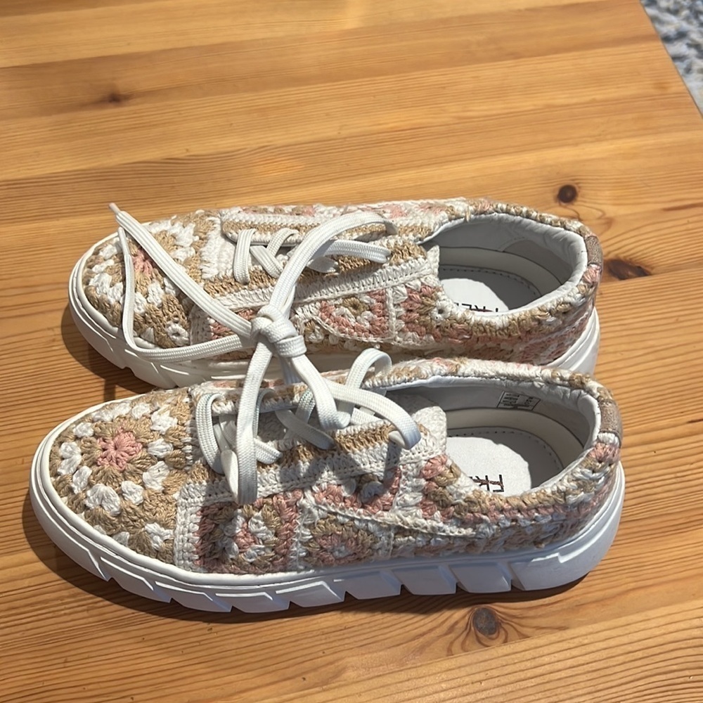 FREE PEOPLE Catch Me If You Can Crochet Sneakers Pink Blush NWOT JB - Picture 12 of 13
